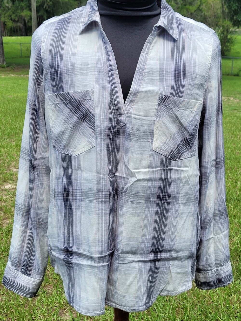 Mudd Plaid Pull-Over Top Size XL ❤️ Beautiful & EUC Light & Airy Shirt